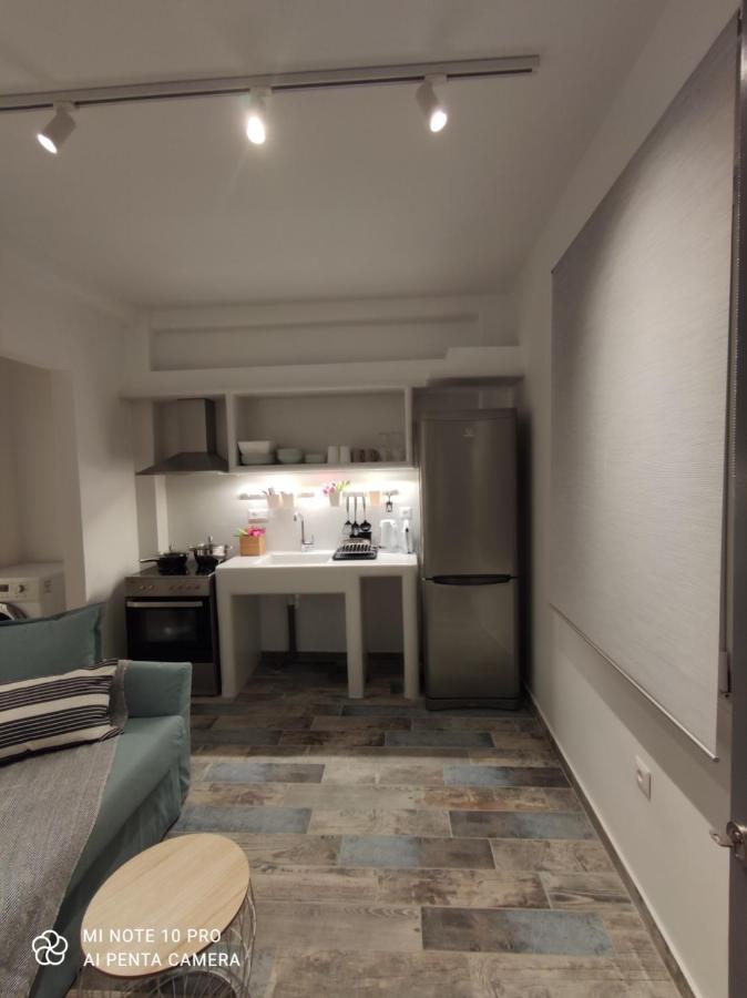 Θίς Luxury Apartments Loutra (Kythnos) Exterior photo