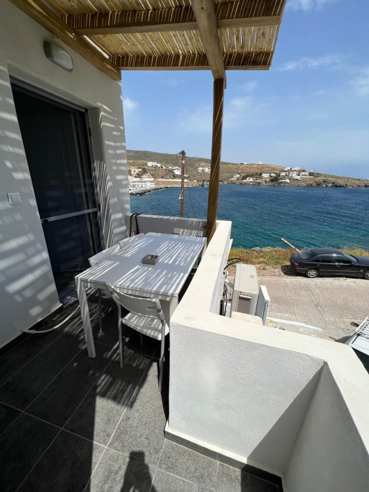 Θίς Luxury Apartments Loutra (Kythnos) Exterior photo