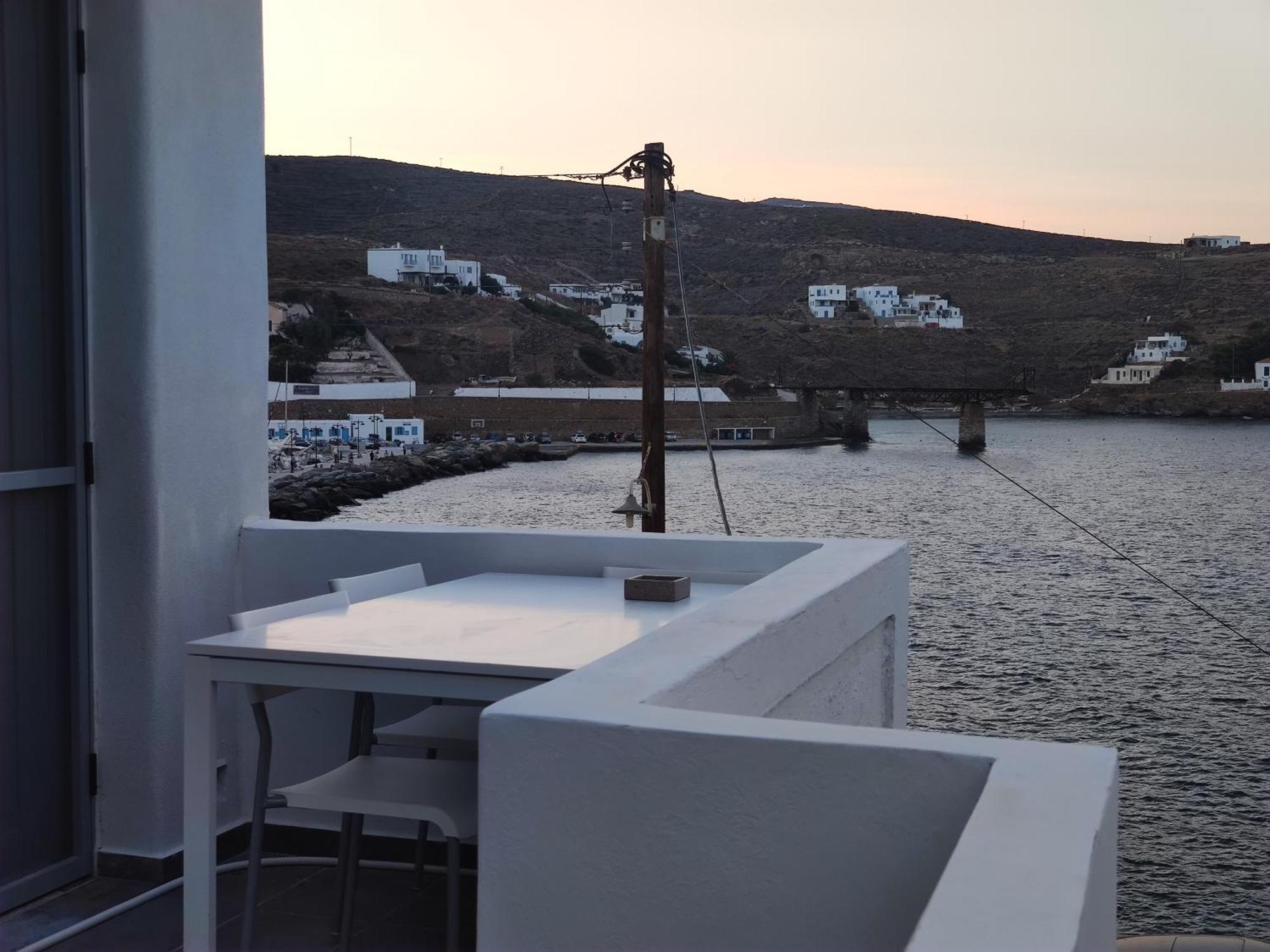 Θίς Luxury Apartments Loutra (Kythnos) Exterior photo
