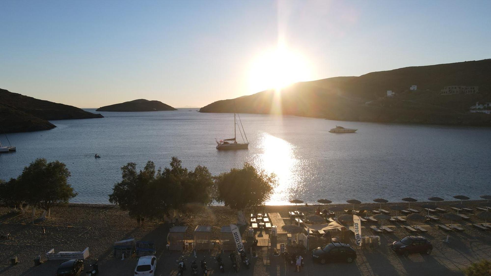 Θίς Luxury Apartments Loutra (Kythnos) Exterior photo